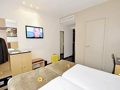 호텔 수르스 3*