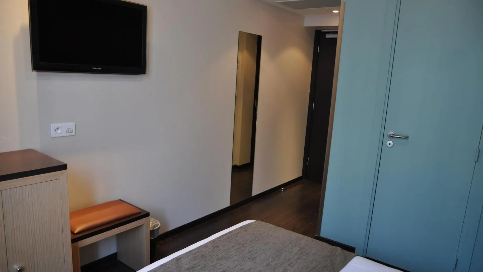 Hotel Source